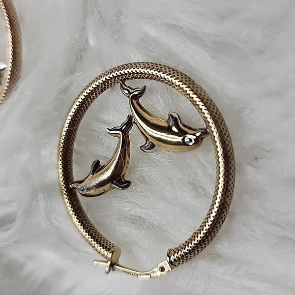 Jordan Mom 925 Dolphin Hoops - Picture 2 of 3